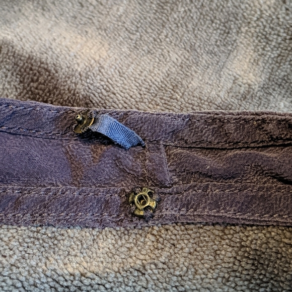 🥝2 for $10 Periwinkle v-neck silk tank - Picture 5 of 7